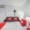 Отель OYO 648 Ake Apartment, фото 18