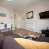 Отель Stayzo Castle Penthouse 16- A Clean Fresh Modern Apartment With Free Wi-fi, фото 4