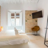 Отель TE2A-El Teatro Brick Wall Suite Prime Location, фото 4