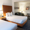 Отель La Quinta Inn & Suites by Wyndham Bannockburn-Deerfield, фото 3