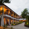Отель The Mandolis Hotel, фото 1