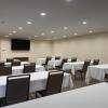 Отель Holiday Inn Express & Suites Hayward, an IHG Hotel, фото 30