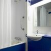 Отель Travelodge Alton Four Marks, фото 12