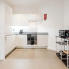 Отель Spacious 1 Bed Luxury St Albans Apartment - Free WiFi & Movies also Free Parking., фото 5