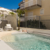 Отель Luxury Apartments Royal M with Pool, фото 1