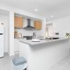 Отель Resortstyle 4BR House With Parking@werribee, фото 25