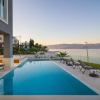 Отель Beachfront Villa Grey Martini with Pool, фото 15