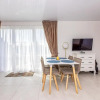 Отель Bright 2bedroom home @terrace+parking, by Cohost, фото 8
