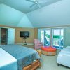 Отель Hakuna Matata - Island Escape! Captiva Waterfront! 5 Bedroom Home, фото 12