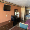 Отель Executive Inn and Suites, фото 7