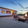 Отель La Luna Azul - Privacy In The Boulders W/ Hot Tub & Fire Pit 2 Bedroom Home by RedAwning, фото 12