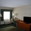 Отель All Seasons Inn & Suites, фото 1