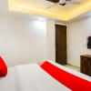 Отель Oyo Flagship 65986 Hotel Signature Rooms, фото 1