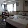 Отель OYO 138 White Palace Hotel, фото 6