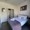 Отель Luxury one bed in the heart of the CBD *FREE WIFI*, фото 15