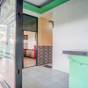 Отель OYO 92609 Guest House Malay Singkawang, фото 2