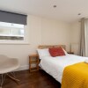 Отель Spacious 1 Bedroom Garden Flat In Clapham Town, фото 4