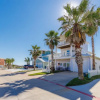 Отель Mermaids Lair - Large 4BR House - Steps From Beach, фото 20