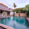Отель SMV . 4-BR · 4BR Pool Prime Area Walk To Beach N Shops Legian, фото 12