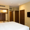 Отель Updated 2 Bedroom -Fireplace & Balcony by RedAwning - Save 20% on 7+ Nights!, фото 5