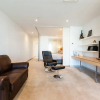 Отель MILES, 1BDR Melbourne Apartment, фото 5