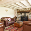 Отель Windy Ridge Cottage - 5 Bedroom Holiday Home - Oxwich, фото 10