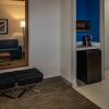 Отель Holiday Inn Express Hotel & Suites Roseville-Galleria Area, an IHG Hotel, фото 5