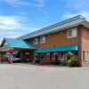 Отель Canadas Best Value Inn & Suites Castlegar, фото 17