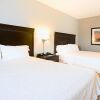 Отель Hampton Inn & Suites Smithfield, фото 3