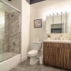 Отель McCormick Place spacious 3br-2ba designer suite with optional parking for 8 guests, фото 11