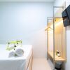 Отель Urbanview Hotel R House Batam by RedDoorz, фото 9