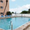 Отель Modern Ocean Tennis & Racquet Club W/ Pools 2 Bedroom Condo, фото 12