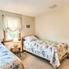 Отель Traditional Cape Cod Cottage: Walk to Beach!, фото 2
