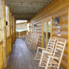 Отель Ern854 - Wagon Wheel Lodge - Great Location! Close To All The Action! 9 Bedroom Cabin by RedAwning, фото 4