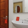 Отель Reddoorz Near Tanjungpura University, фото 7