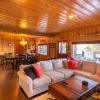 Отель Shoreline Lakehouse by Avantstay Majestic Lakefront Cabin w/ Hot Tub & Fire Pit!, фото 5