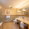 Отель Large 3 Bedroom Bathroom In Mountaineer Square Condo - No Cleaning Fee! by RedAwning, фото 11