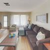 Отель New Listing! Tropical Getaway - 5 Minutes To Beach 2 Bedroom Home, фото 2