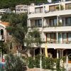 Отель 12 Room Balcony sea Side в Свети-Стефане