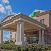 Отель Holiday Inn Express and Suites Guelph в Гвельфе