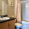 Отель Bright 2BR U/G parking LRT&Transit 1Min Walk, фото 10