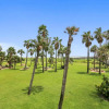 Отель Galvestonian 1002 - Beachfront Getaway, фото 7