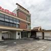 Отель RedDoorz Syariah near Titi Bobrok Medan, фото 18
