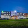 Отель Holiday Inn Express And Suites Bourbonnais East - Bradley, an IHG Hotel, фото 1