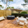 Отель Forest flat / Terrasse-spa-bbq-10min à pieds de la plage, фото 10