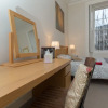 Отель Spacious, Bright 5-br Flat for 10 in Edinburgh, фото 15