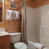 Отель Ern812 - Eagles Perch 2 Bedroom Cabin by RedAwning, фото 6