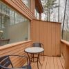 Отель North Conway Townhome w/ Private Hot Tub & Deck!, фото 8