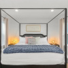 Отель Walk to the waterfront- Charmwood House, фото 8