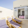 Отель Summer Breeze Penthouse with large Terrace and Hot Tub by Getaways Malta, фото 16